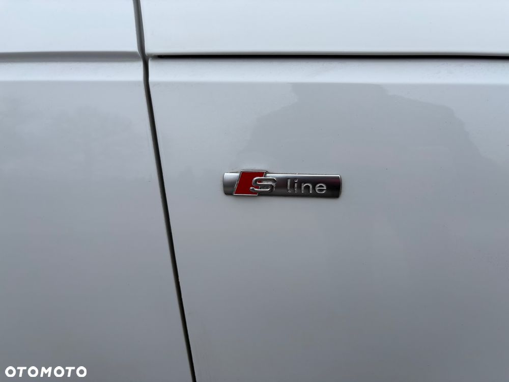 Audi A4 Limousine - 8