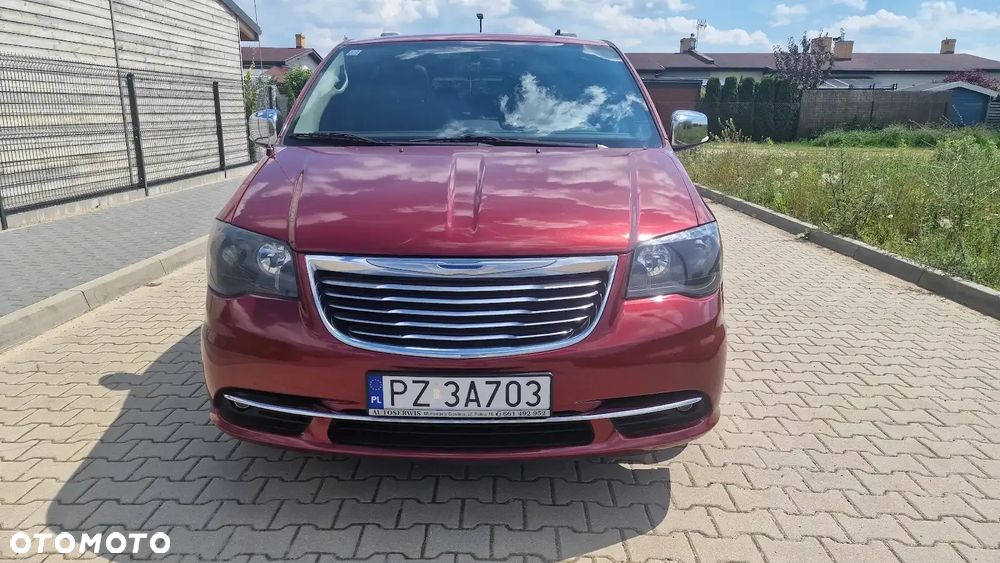 Chrysler Town & Country 3.6 Limited - 10