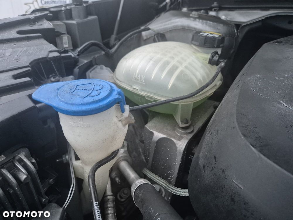 Volvo XC 40 T5 AWD Geartronic Momentum - 23