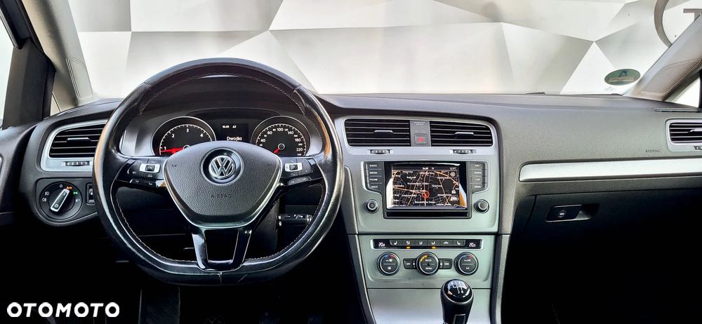 Volkswagen Golf 1.6 TDI DPF MATCH - 21