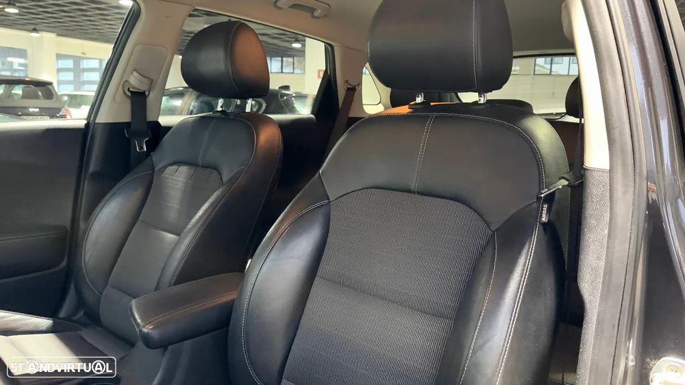 Kia Niro 1.6 GDi HEV - 24