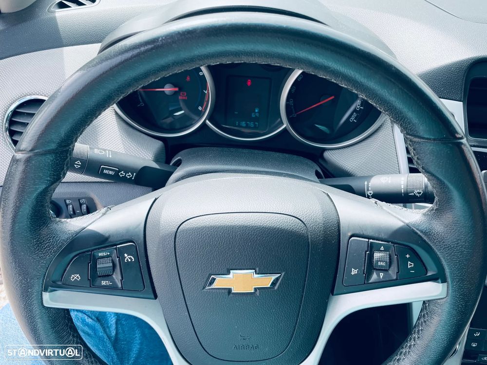 Chevrolet Cruze 1.6 LS - 21