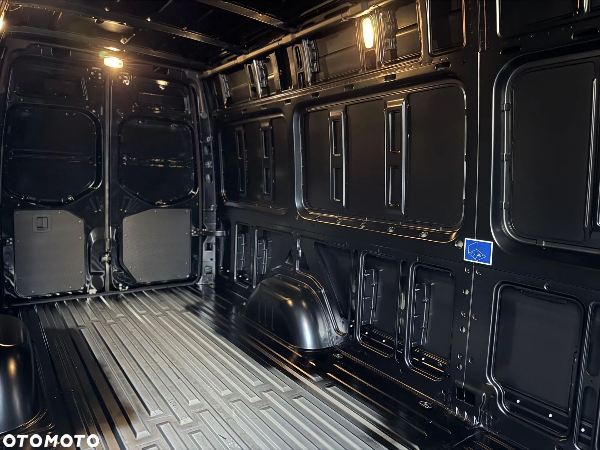 Mercedes-Benz Sprinter - 9