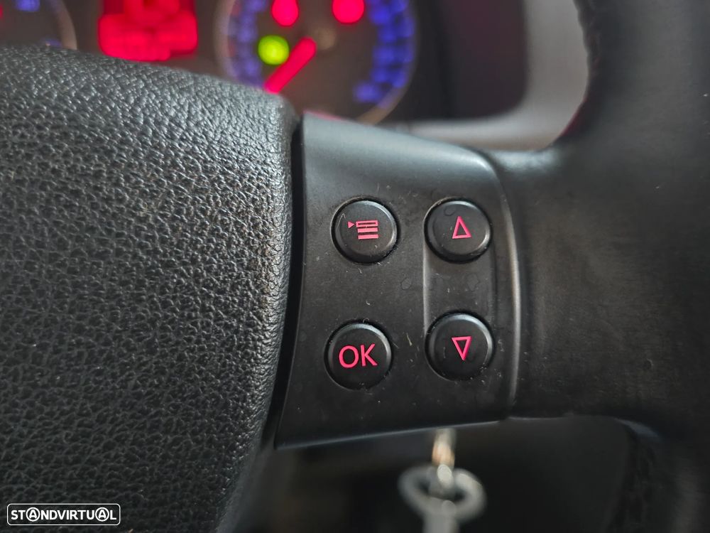 VW Touran 1.9 TDi Highline DSG 7V 7L - 16