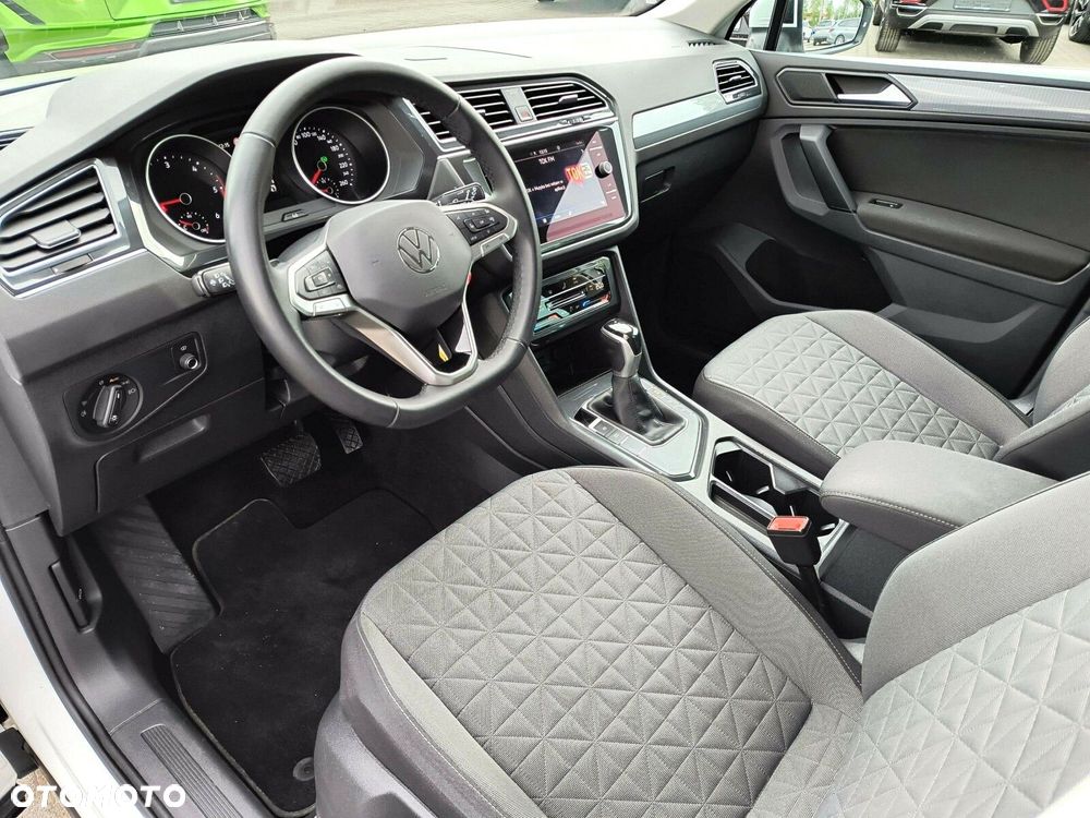 Volkswagen Tiguan - 13