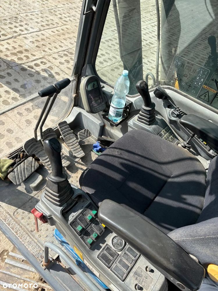 Volvo EC140BLC - 11