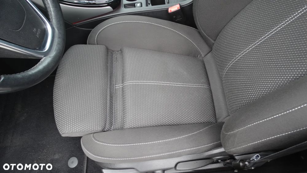 Opel Astra 1.4 T Cosmo S&S - 18