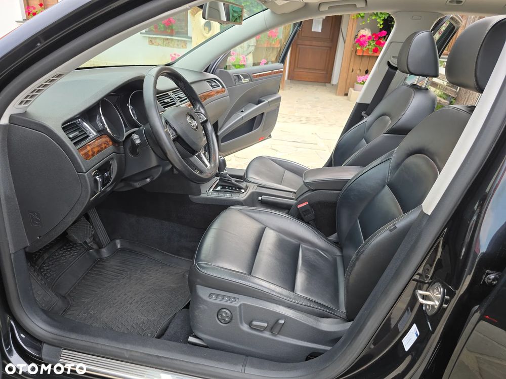 Skoda Superb 2.0 TDI 4x4 Platinum Outdoor DSG - 25