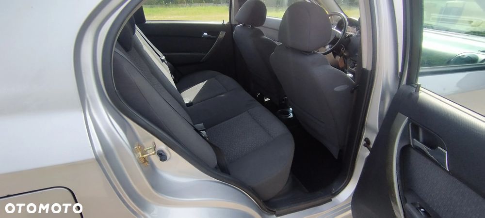 Chevrolet Aveo - 8