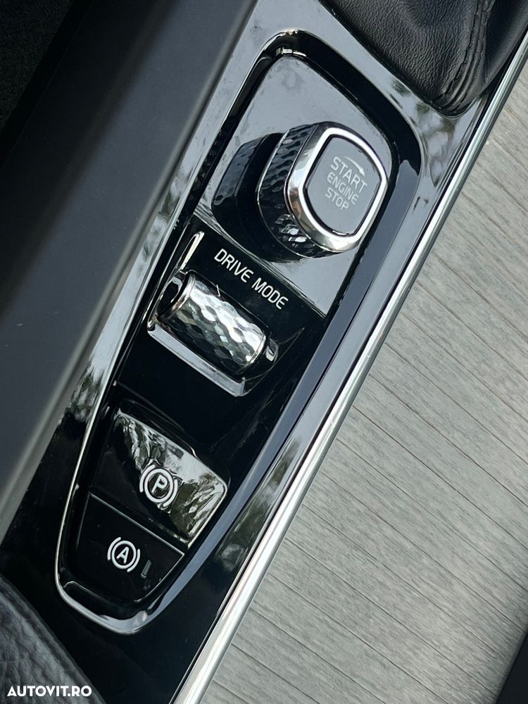 Volvo XC 60 D5 AWD Inscription - 18