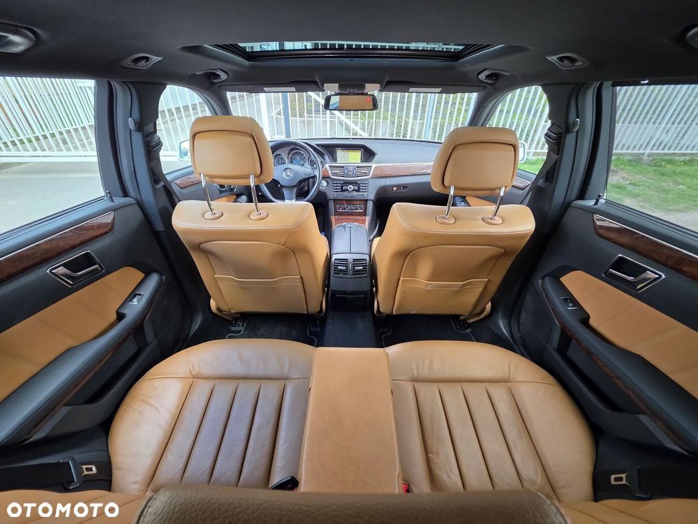 Mercedes-Benz Klasa E 350 4Matic Avantgarde Sport Edition AMG - 24