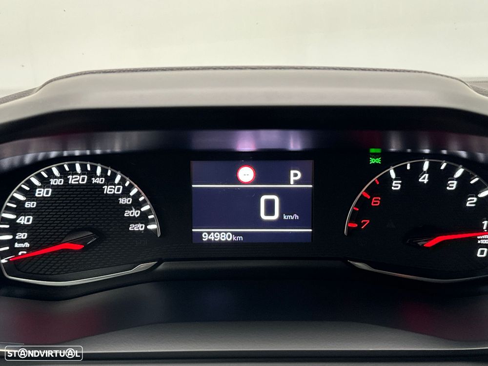 Peugeot 2008 1.2 PureTech Allure Pack EAT8 - 8