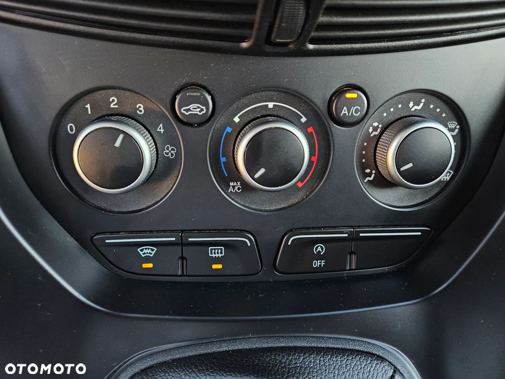 Ford Kuga - 16