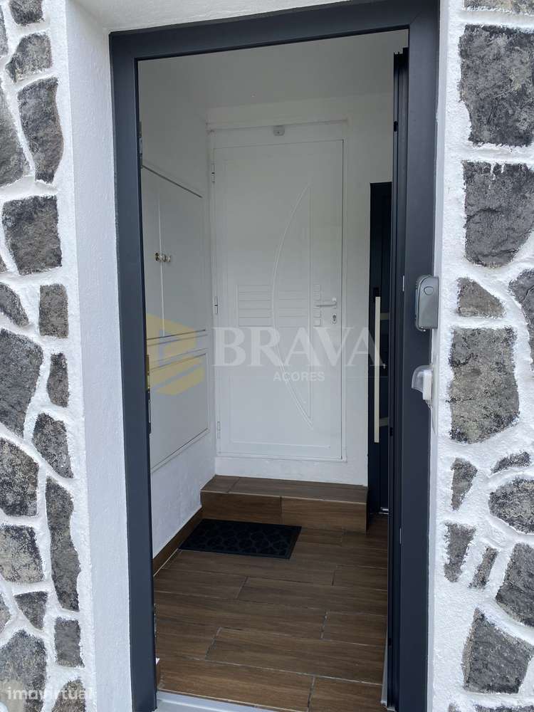 Apartamento T3 – São João de Deus - Grande imagem: 2/31