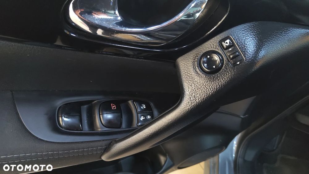 Nissan Qashqai 1.6 DIG-T N-Connecta - 14