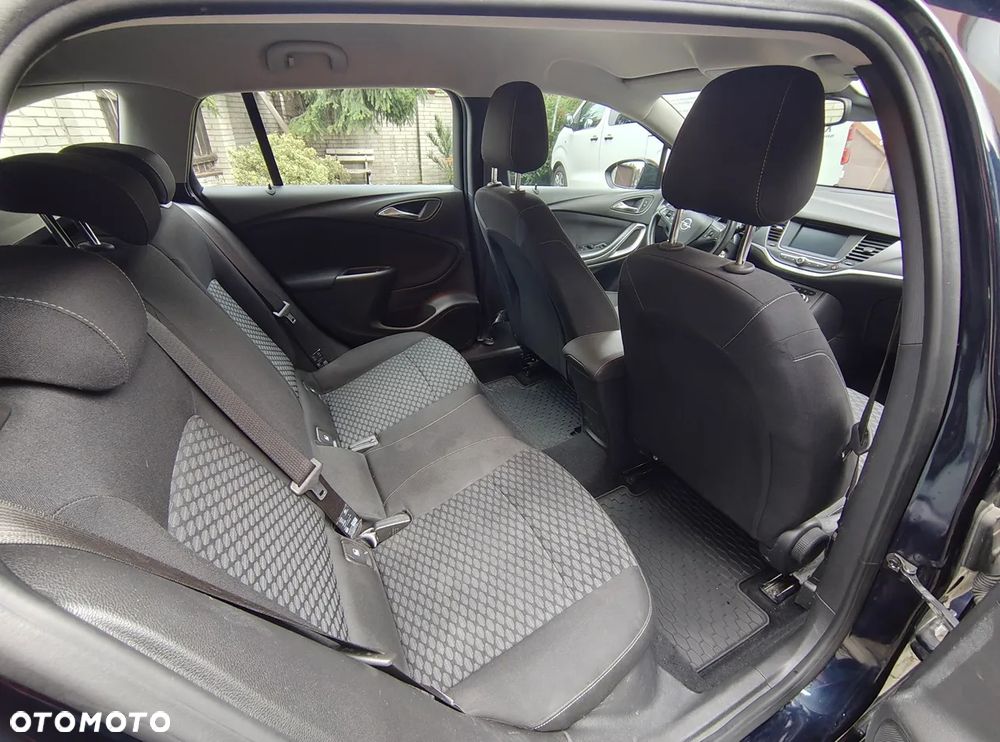 Opel Astra 1.6 CDTI Enjoy - 19