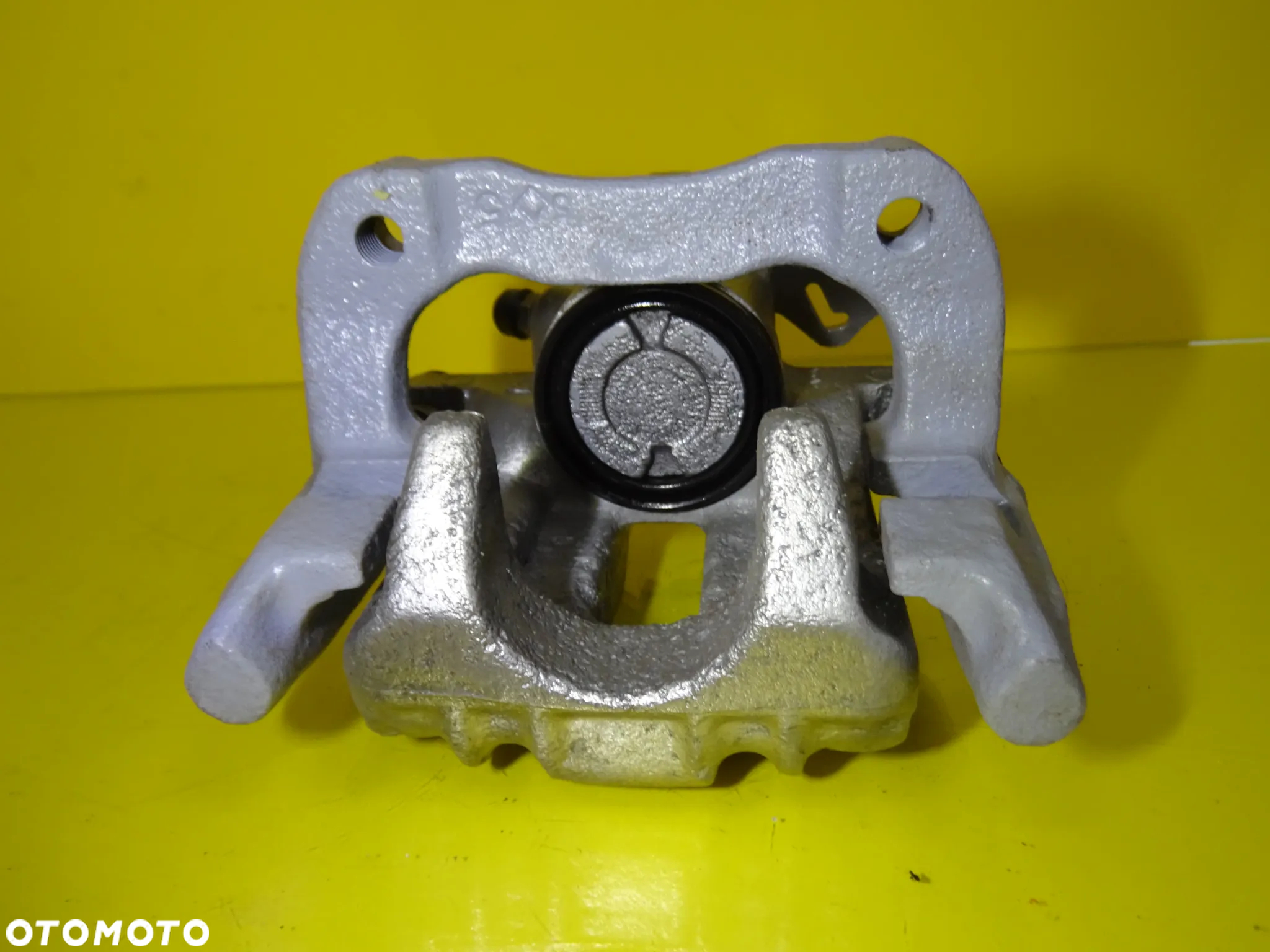 ZACISK ZACISKI HAMULCOWE KOMPLET PRAWY LEWY TYŁ VW GOLF IV Ø 38MM LUCAS NR1 - 9