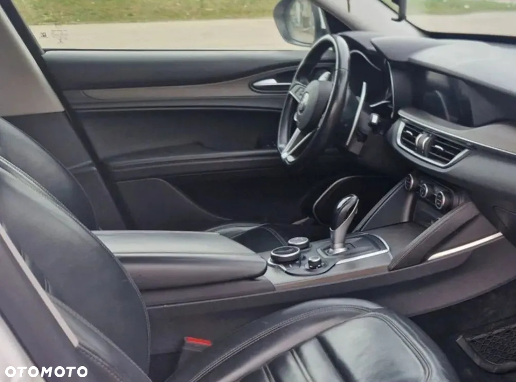 Alfa Romeo Stelvio 2.0 Turbo 16V AT8-Q4 Sprint - 7