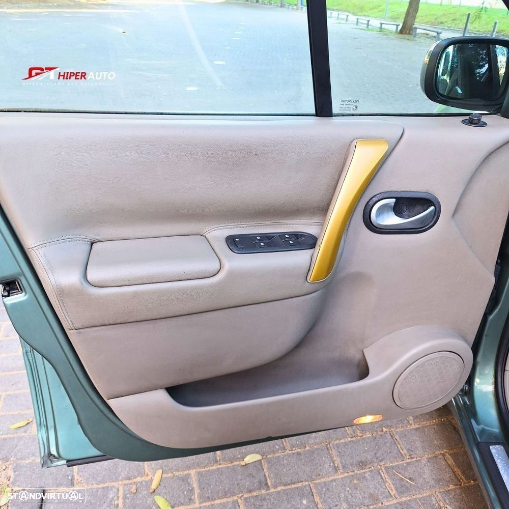 Renault Mégane Scénic - 10