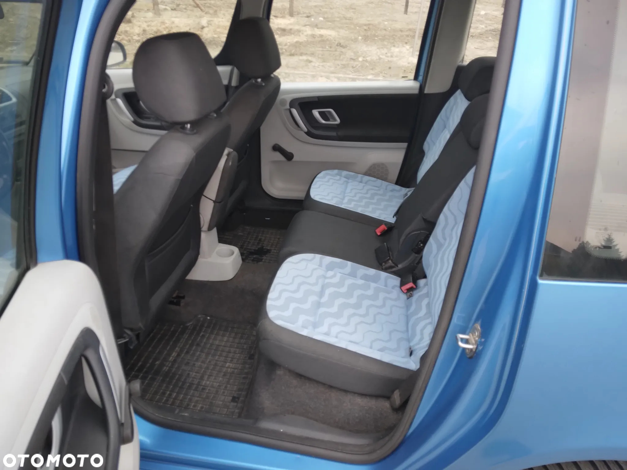 Skoda Roomster 1.4 16V Comfort - 8