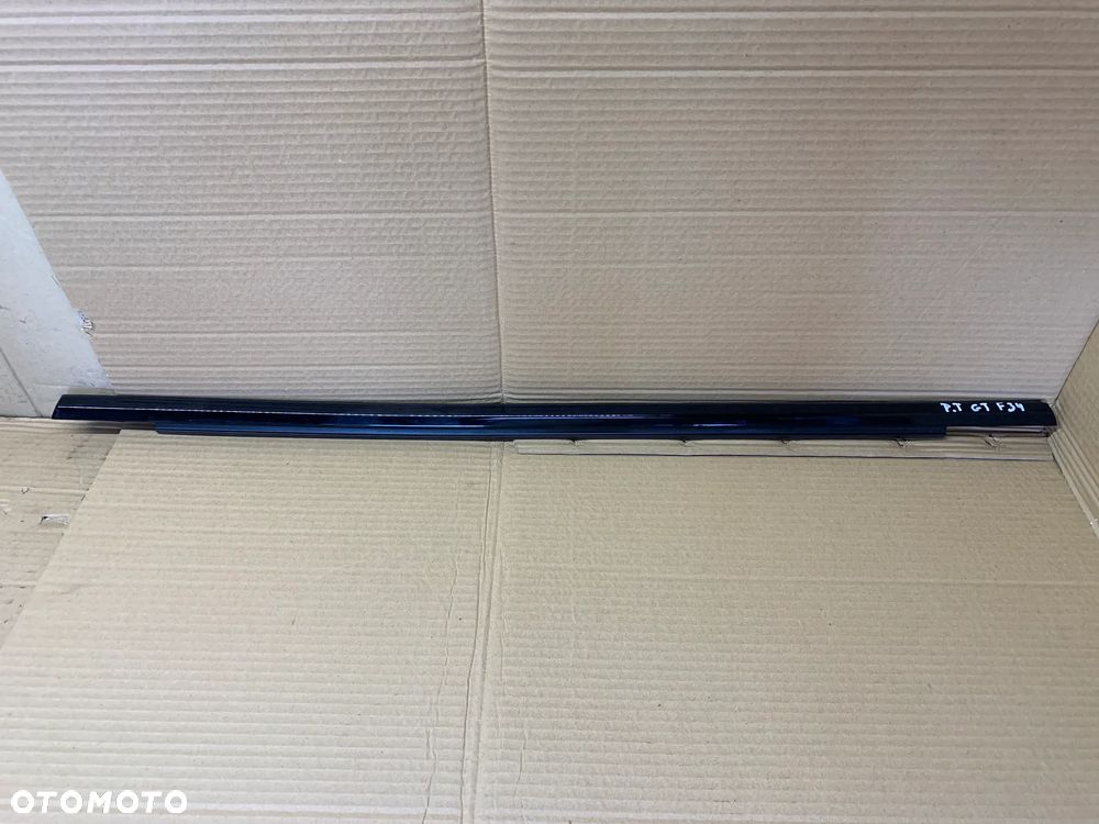 Listwa zgarniająca drzwi prawy tył BMW 3 GT F34 - 1