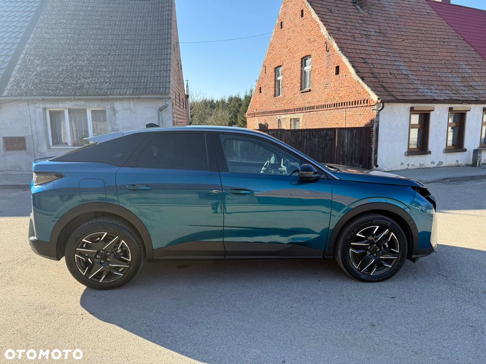 Peugeot 3008 1.2 PureTech mHEV Allure Pack S&S e-DCS6 - 8