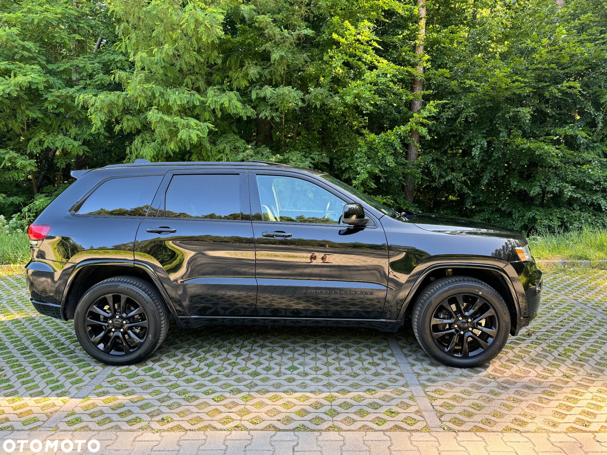 Jeep Grand Cherokee - 19