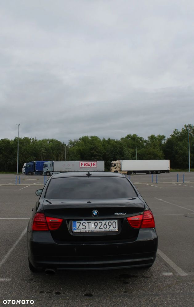 BMW Seria 3 320d - 5
