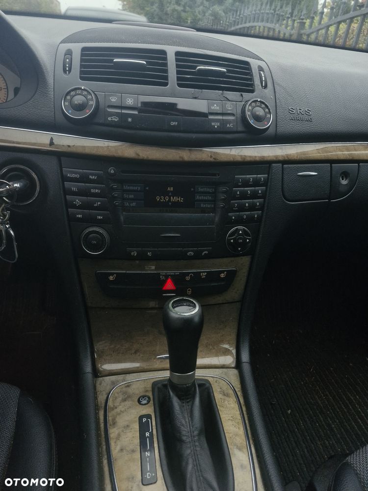 Mercedes-Benz E-Class 2007 photo 4