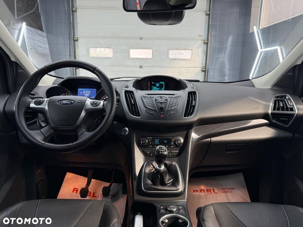 Ford Kuga 1.5 EcoBoost 2x4 Titanium - 14
