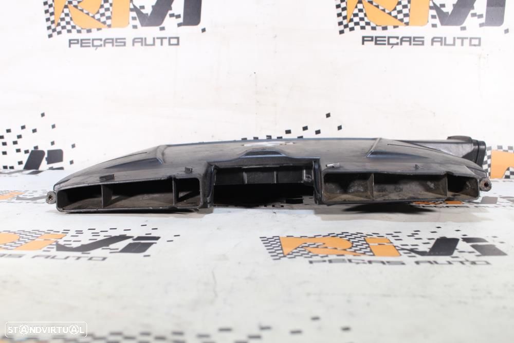 Tampa De Motor Bmw 3 (E90)  7560918 / 13717560918 / Entrada De Ar - 8