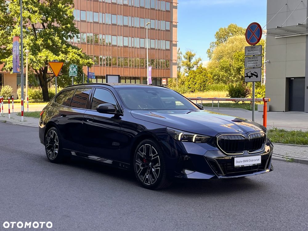 BMW Seria 5 540d xDrive mHEV - 29