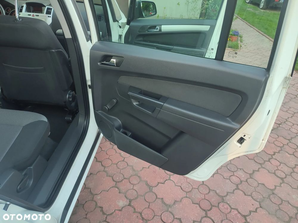 Opel Zafira 1.6 Cosmo - 21