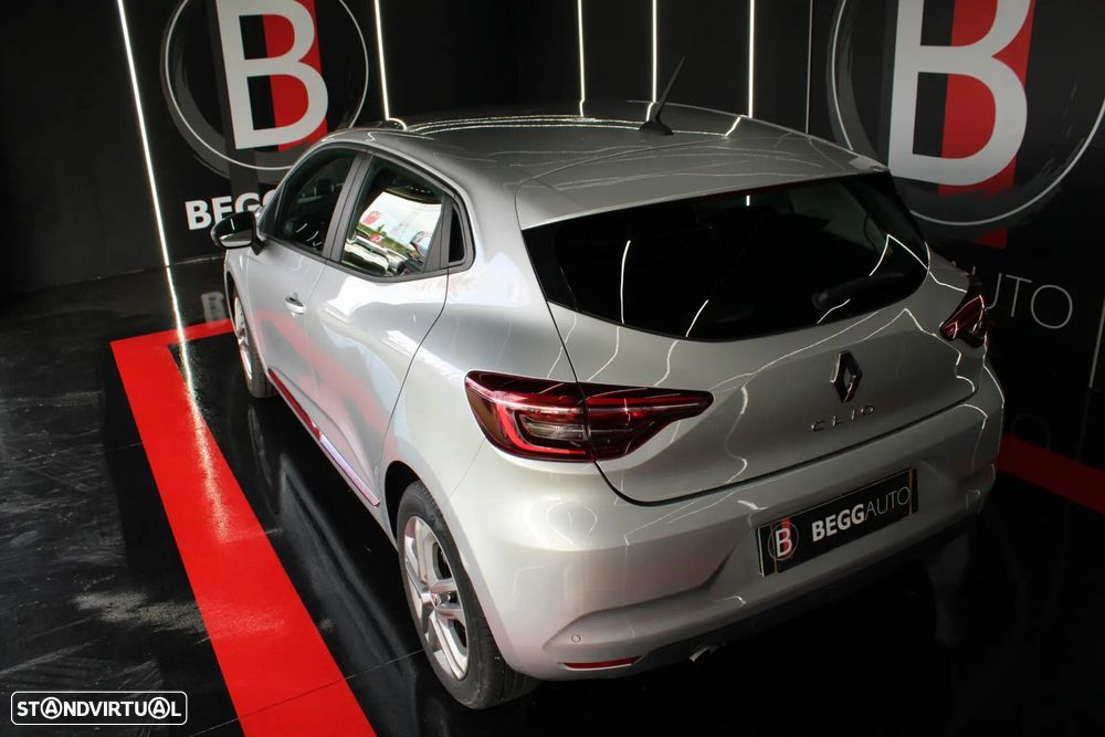 Renault Clio - 7