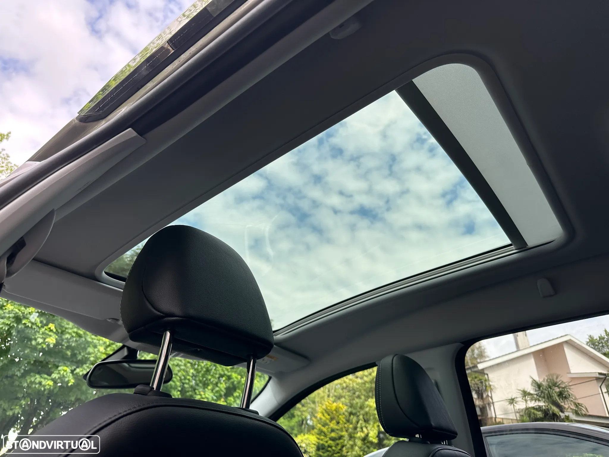 Peugeot 2008 1.2 PureTech Allure EAT6 - 20