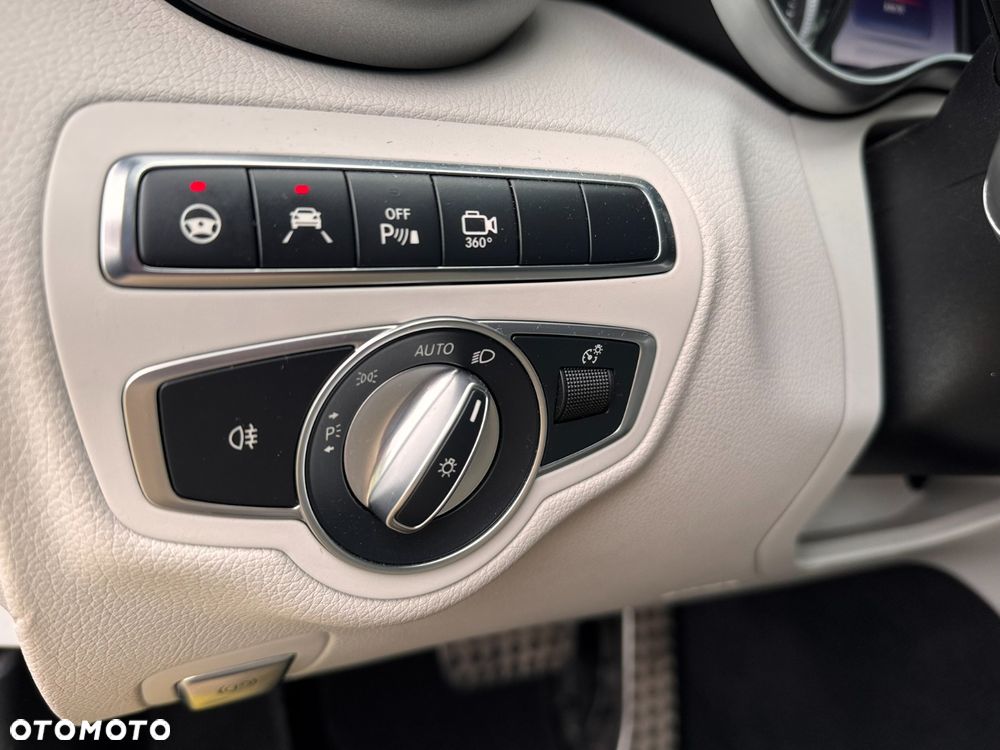 Mercedes-Benz Klasa C 200 4-Matic 9G-Tronic - 13