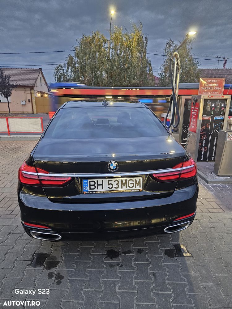 BMW Seria 7 740i - 8