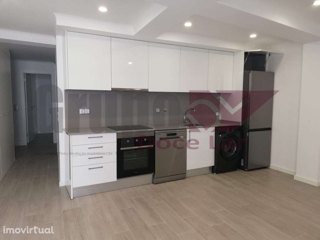 SESIMBRA - Apartamento T2 TOTALMENTE REMODELADO - Grande imagem: 2/24