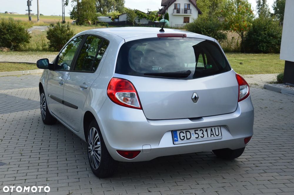 Renault Clio - 14