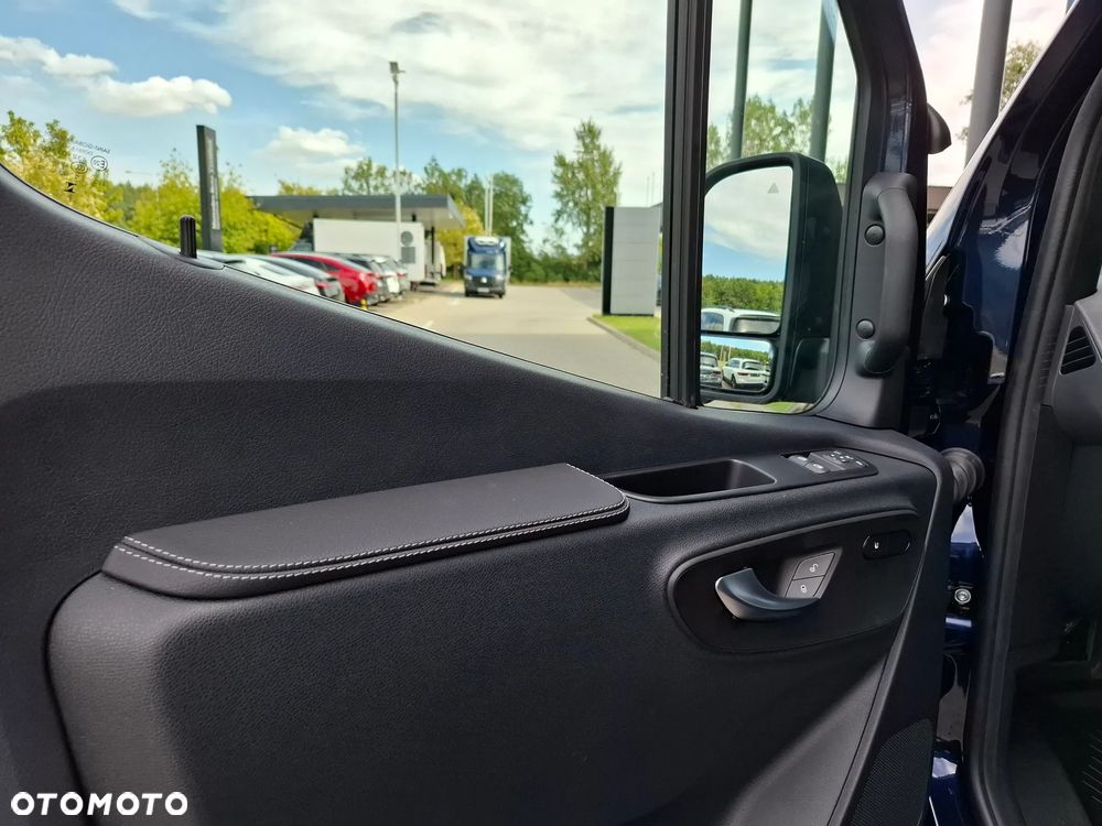 Mercedes-Benz Sprinter 319 CDI Furgon SELECT długi 4325 mm L3H2 - 39