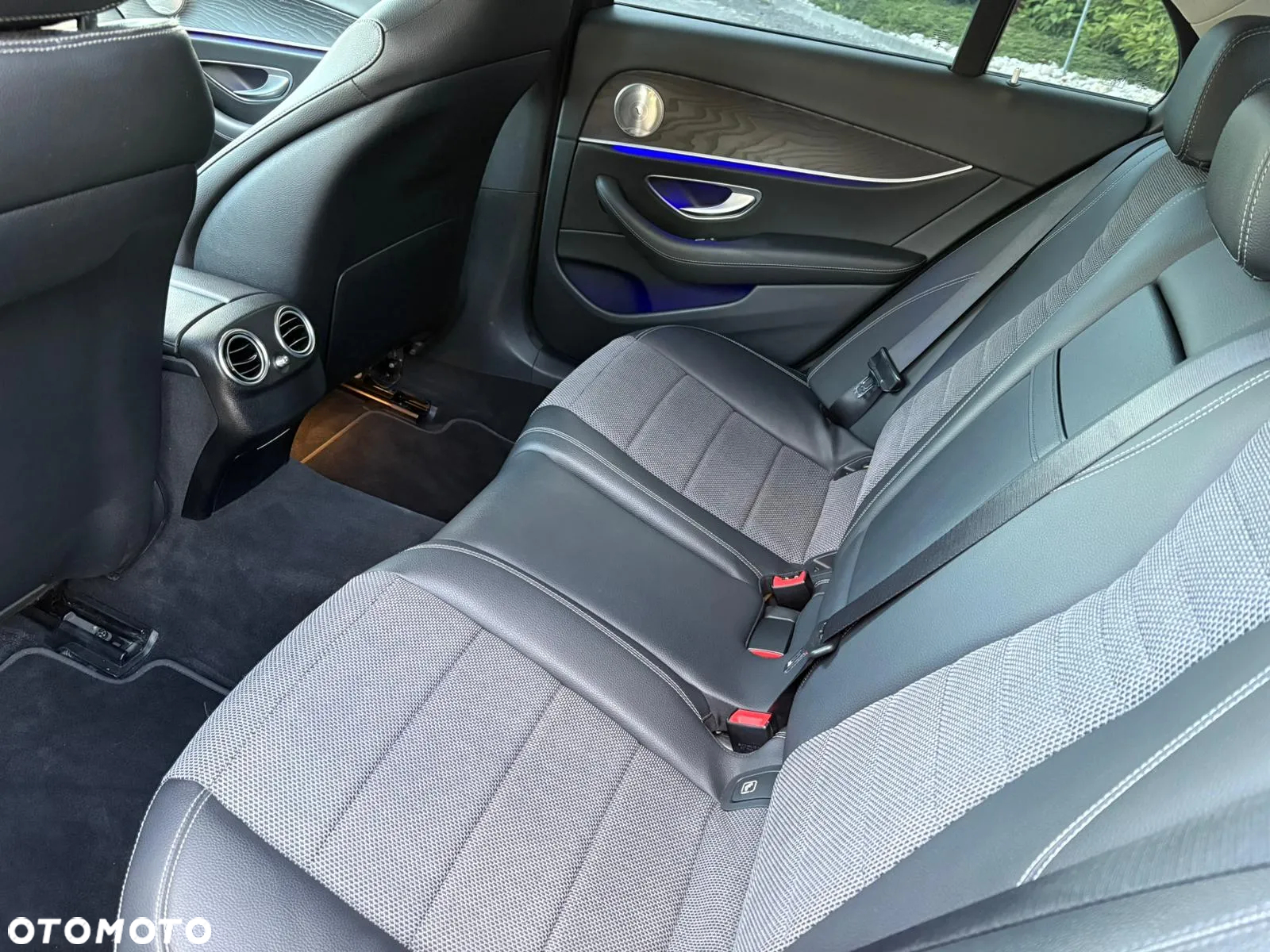 Mercedes-Benz Klasa E 220 d 9G-TRONIC - 17