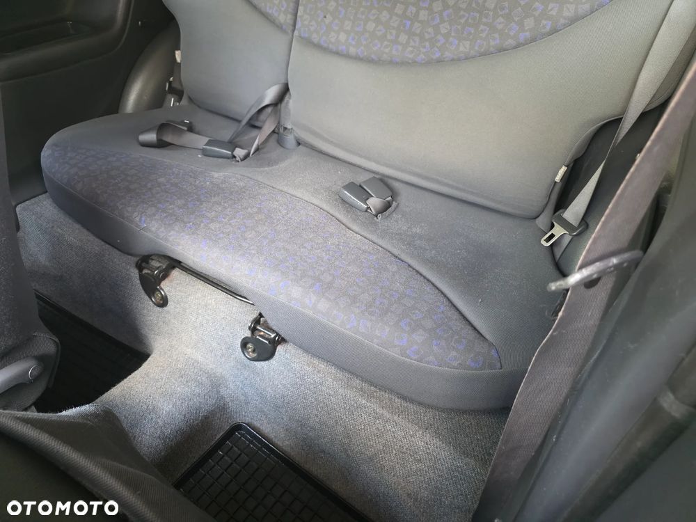 Toyota Yaris 1.0 Base - 14