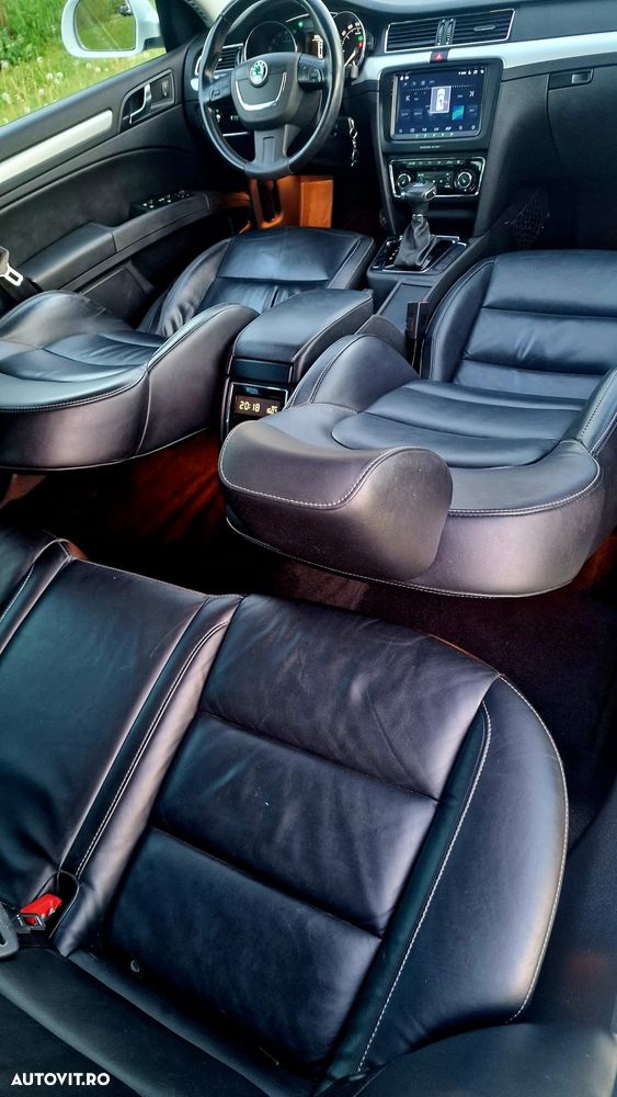 Skoda Superb 2.0 TDI DSG Elegance - 21