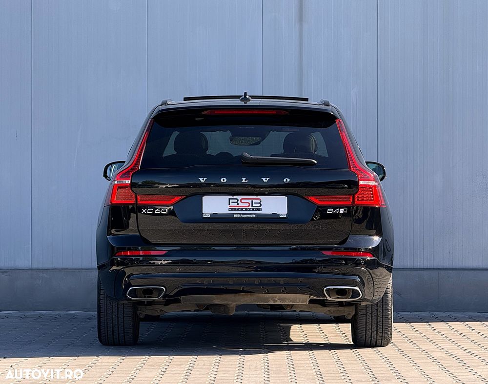Volvo XC 60 B4 MHEV AWD R-Design - 12