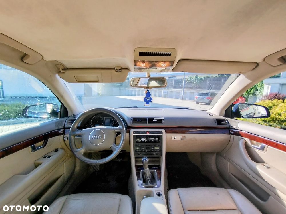 Audi A4 Limousine - 11