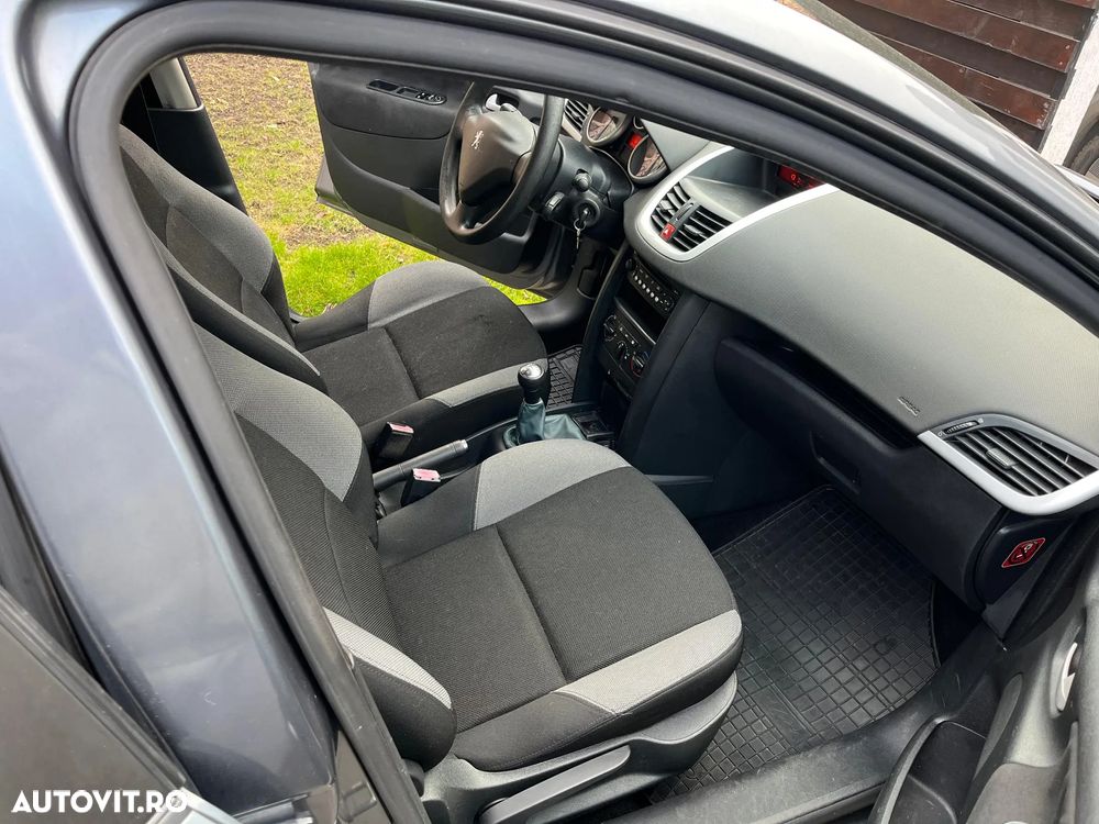 Peugeot 207 1.4HDI Urban - 7