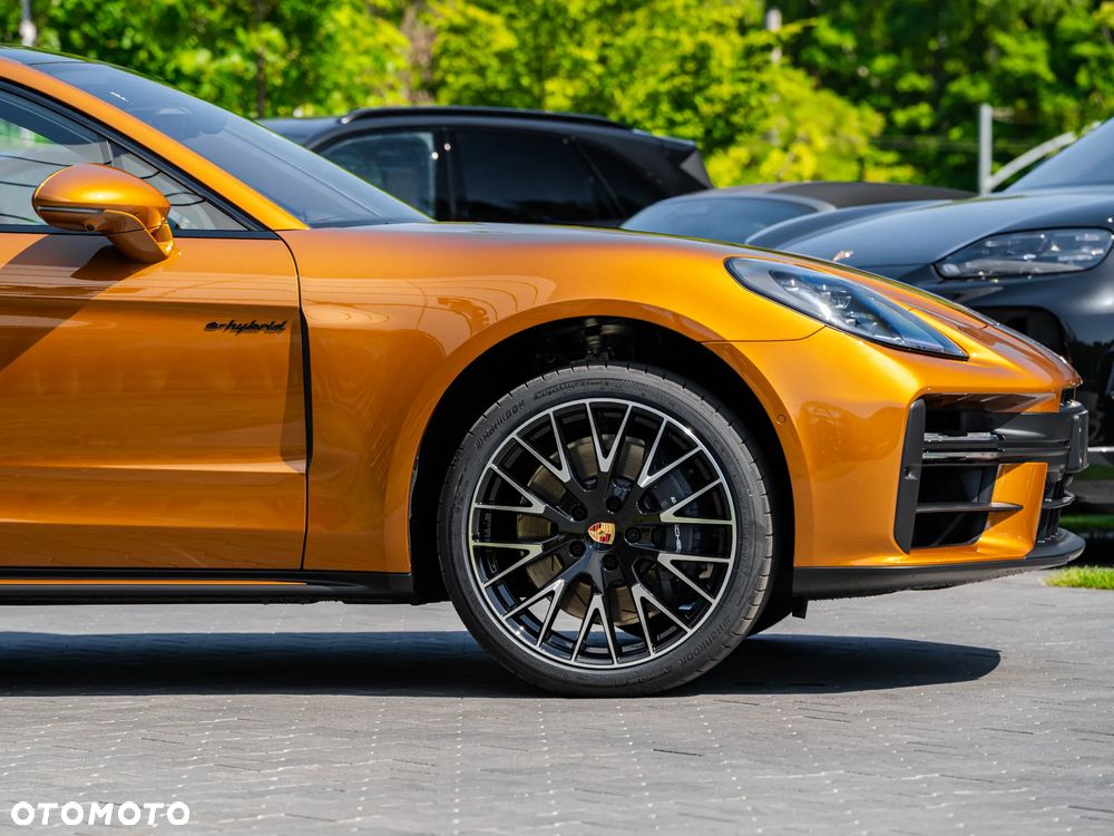 Porsche Panamera 4 E-Hybrid PHEV - 8