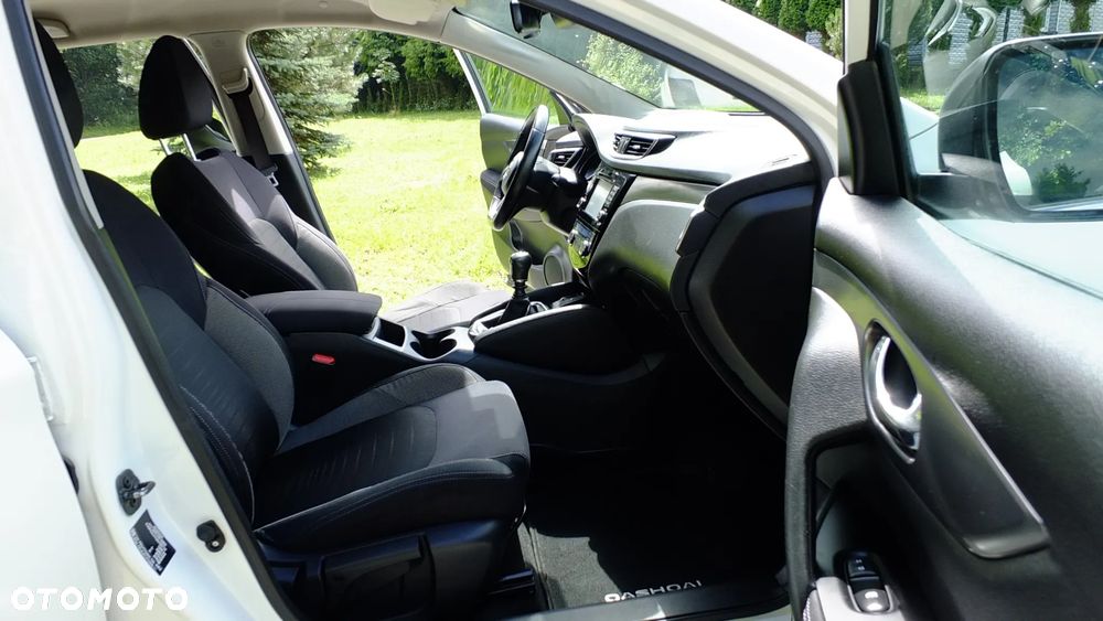 Nissan Qashqai 1.2 DIG-T N-Connecta EU6 - 18