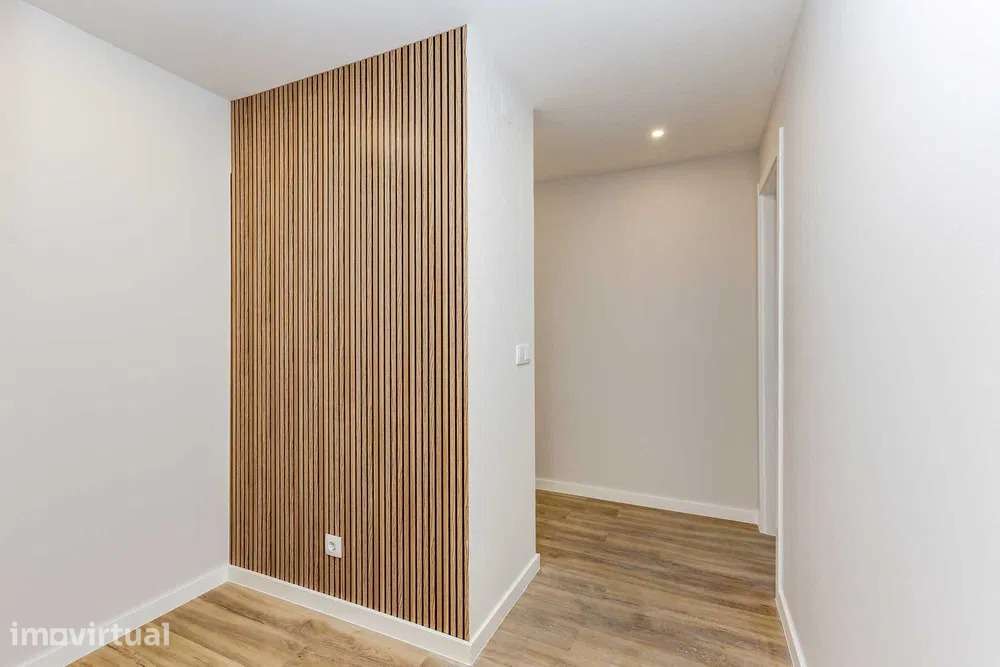 T4 de Luxo Totalmente Remodelado em Carnaxide - Grande imagem: 5/12