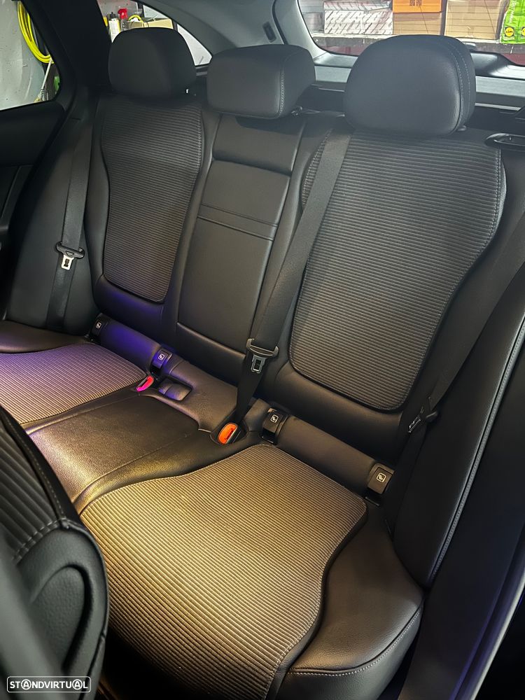 Mercedes-Benz C 300 e T 9G-TRONIC Avantgarde - 10